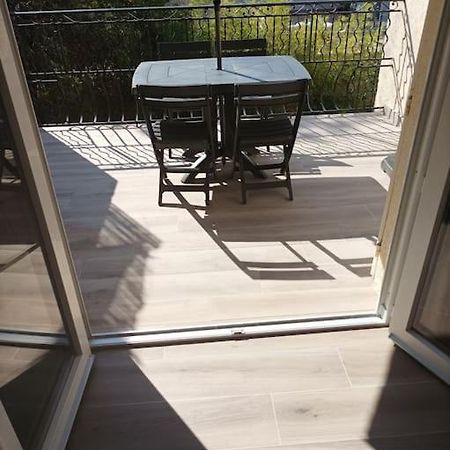 Studio Meuble Climatise Avec Terrasse Draguignan Bagian luar foto